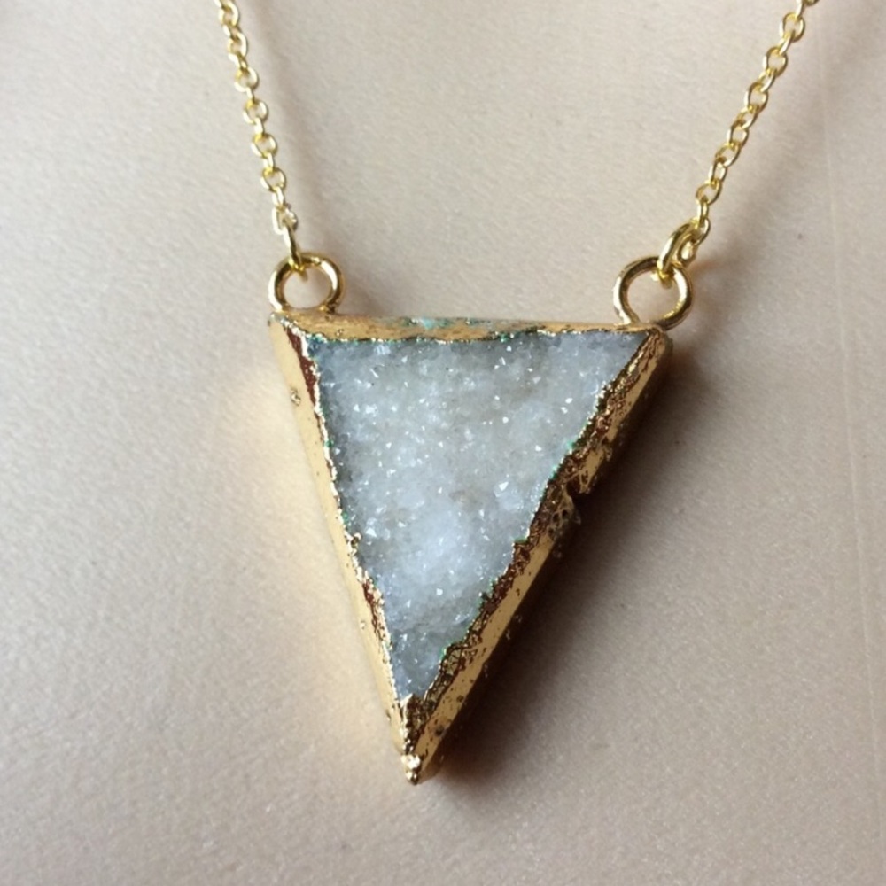 *NWT*18k Gold, Real White Druzy Triangle Necklace
